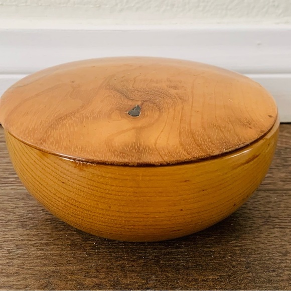 Myrtlewood box - Picture 8 of 8